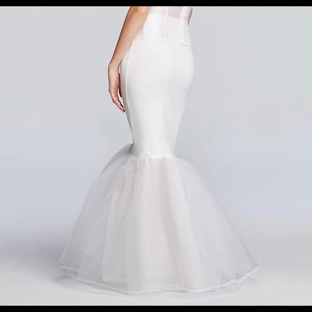 Mermaid trumpet wedding slip